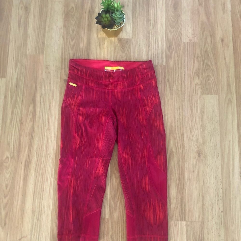 LOLE Pink Mesh Back Zipped Pocket Capri Leggings